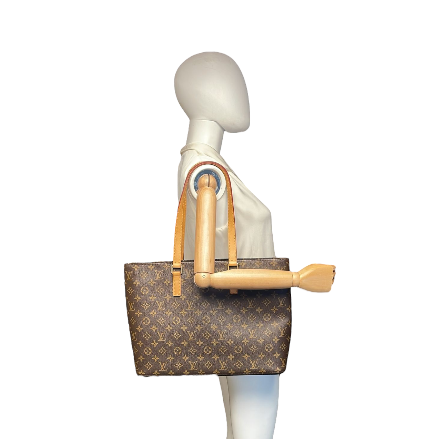 Louis Vuitton Luco Tote Monogram Canvas